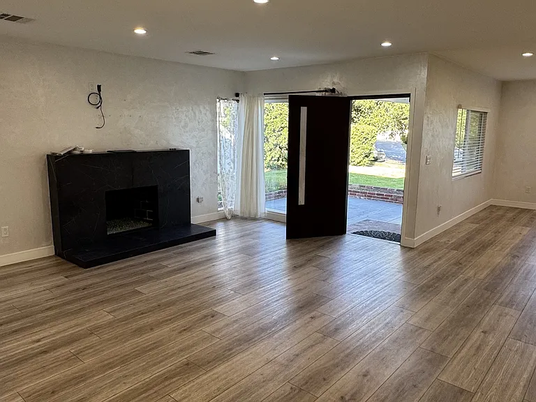 1315 Sonora Ave — Photo 3