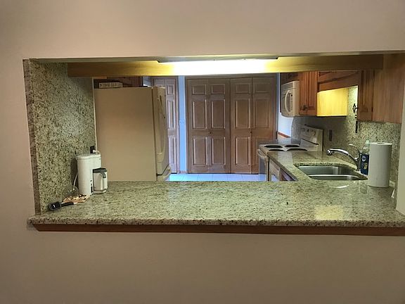 Pass-thru into kitchen