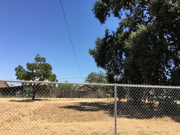 3rd image of 11019 Yosemite Blvd