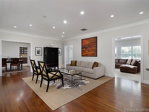 3rd image of 741 University Dr
