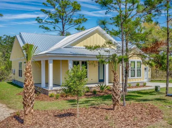 135 Anhinga Ct, Carrabelle, FL 32322