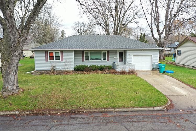 1st image of 532 11th St SE