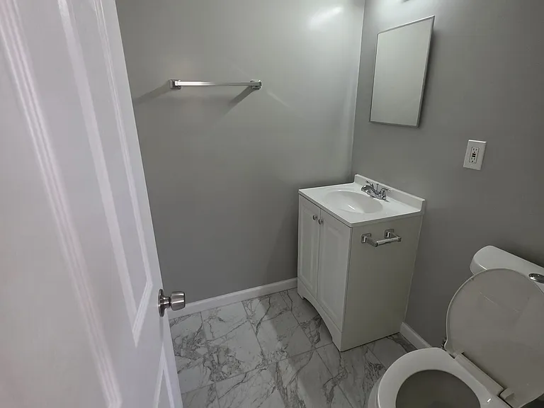 18084 Goddard St — Photo 7