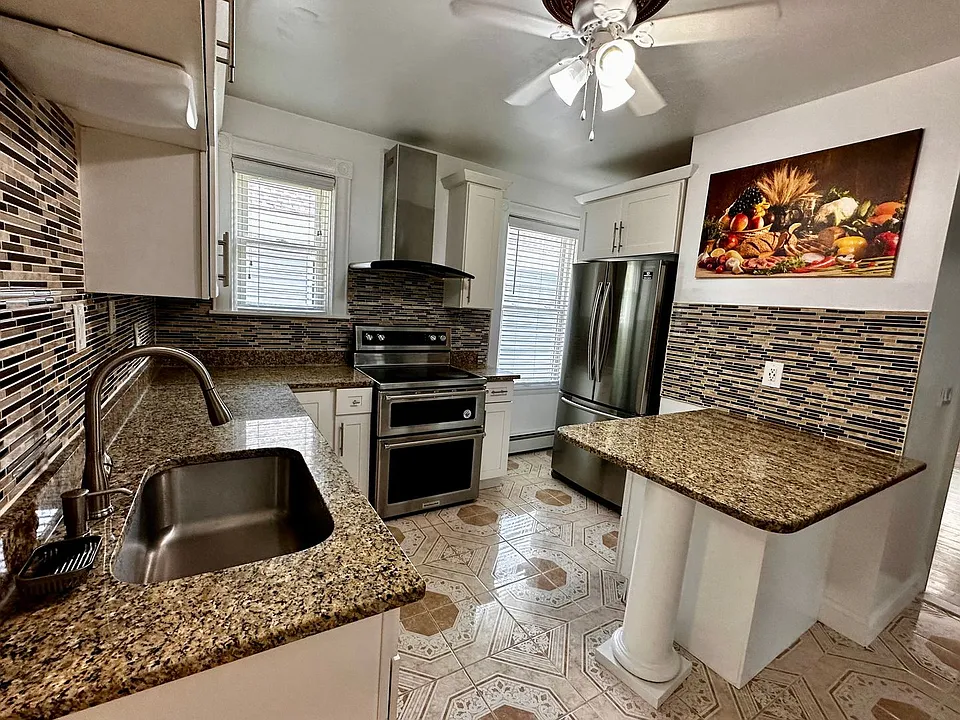 651 Pleasant Valley Pkwy