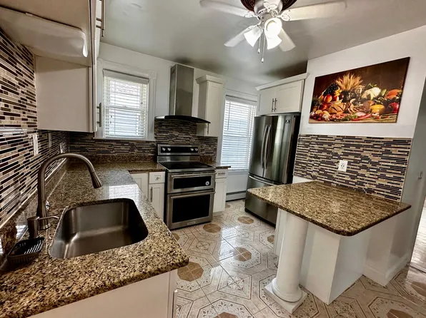 651 Pleasant Valley Pkwy, Providence, RI 02908