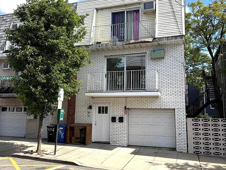 304 5th St #1 — Photo 23