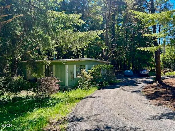 805 NW Downing Ln, Seal Rock, OR 97376
