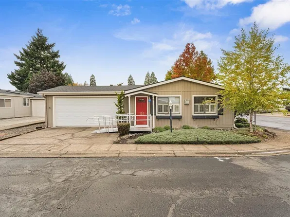 555 Freeman Rd Unit 124, Central Point, OR 97502
