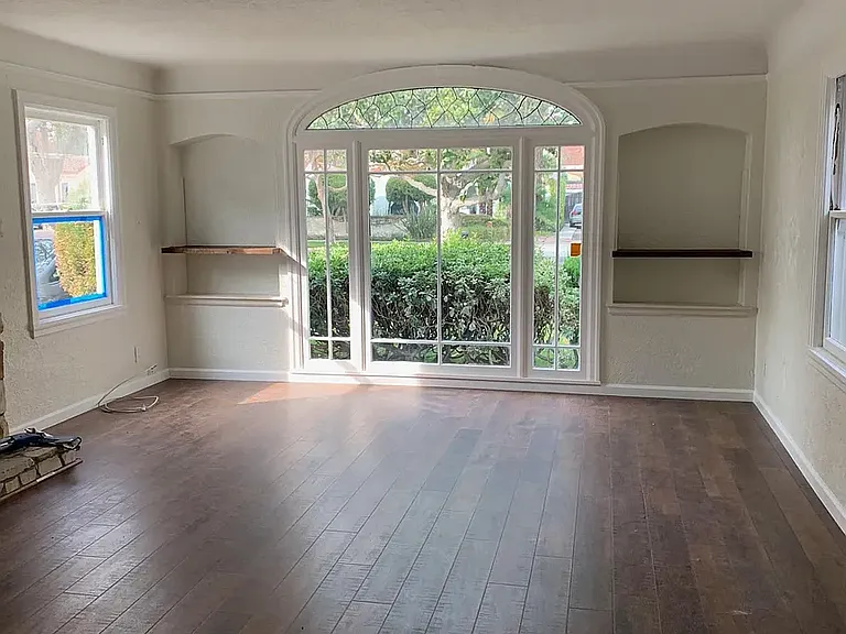1558 Shasta Ave — Photo 2