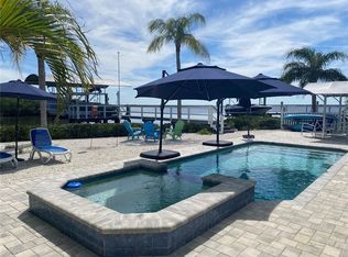 1643 Sea Breeze Dr, Tarpon Springs, FL 34689