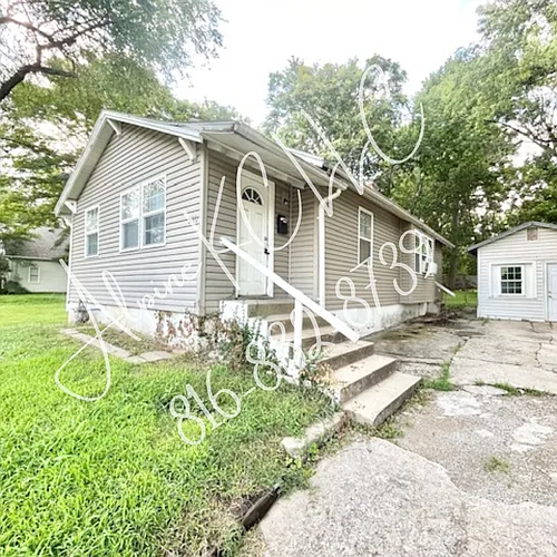 210 W Mill St Photo 1