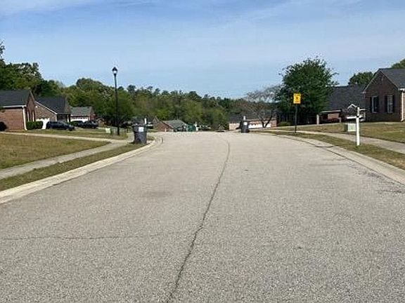 4th image of 701 Porter Ln