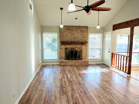 3rd image of 8743 Welles Dale Dr