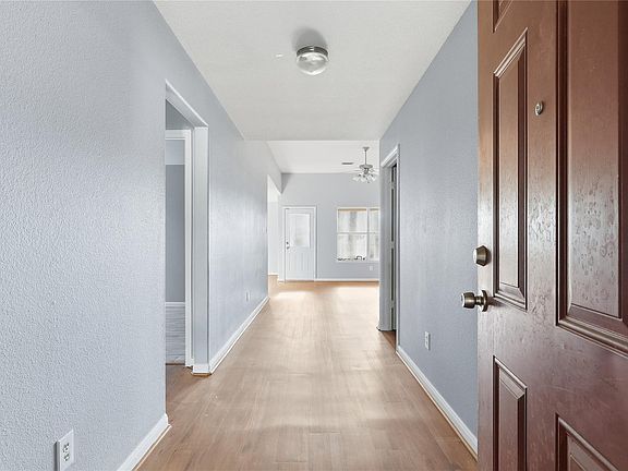 4th image of 28807 Trinity River Dr