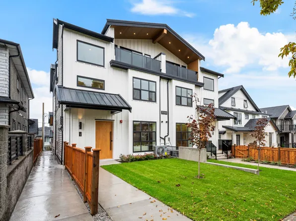 3065 Charles St #2, Vancouver, BC V5K 3B6