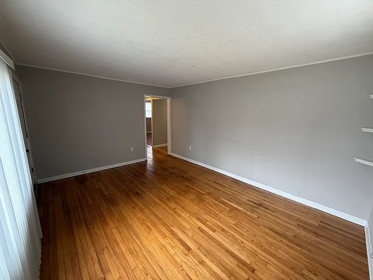 10 Walnut Pkwy — Photo 2