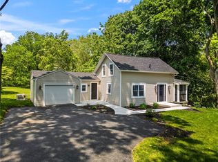 38 Richs Dugway Rd, Rochester, NY 14625