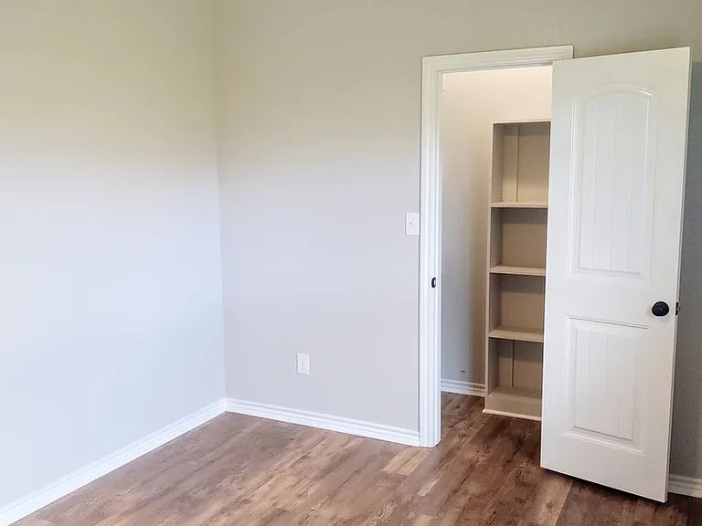 105 Kirkland St — Photo 17