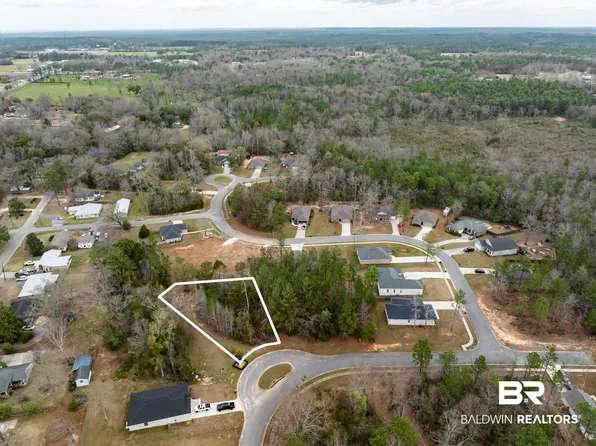 4 Mary Jane Dr, Bay Minette, AL 36507