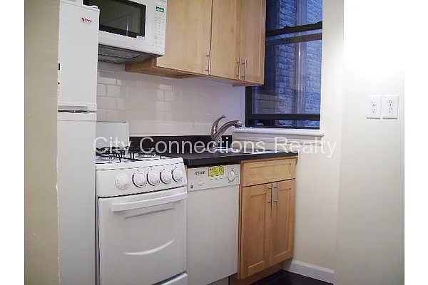 Rented by City Connections Realty | media 39