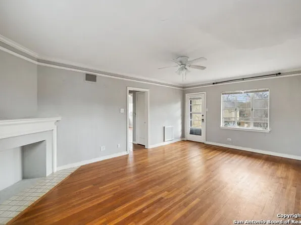 515 E Olmos Dr #4, San Antonio, TX 78212