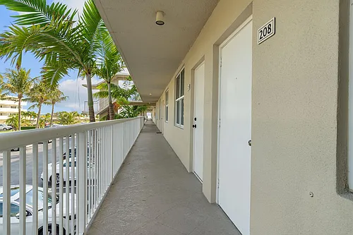 2565 S Ocean Blvd Photo 1