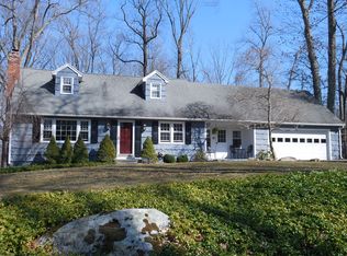 15 Flax Hill Rd, Brookfield, CT 06804