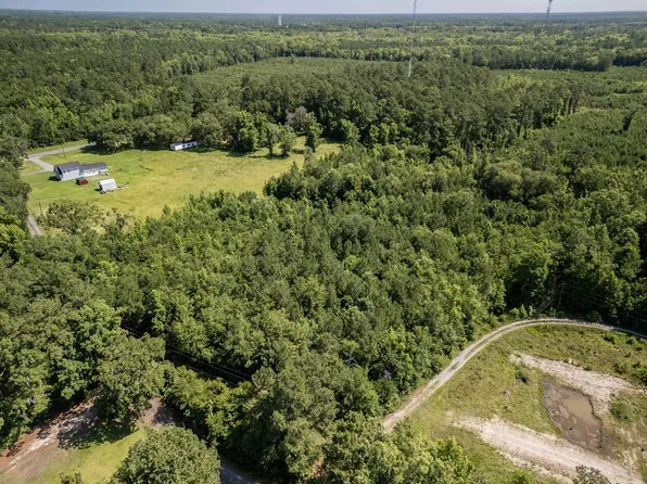 Hargrove Ln, Midway, GA 31320