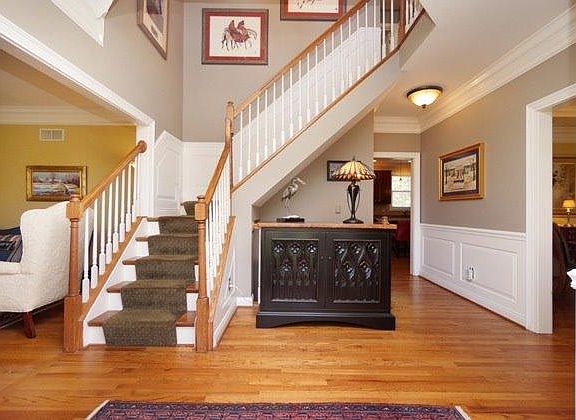 3rd image of 7041 Valley Falls Ct