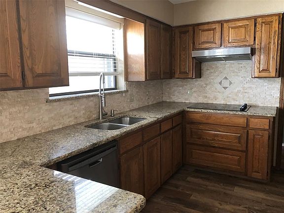 5th image of 408 Elisha Dr