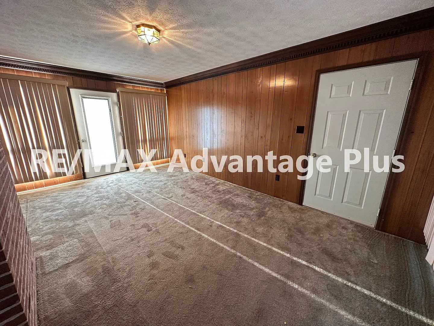 Well-Maintained 2-Bedroom Home with Attached Garage and Walkout Basement! — Photo 4