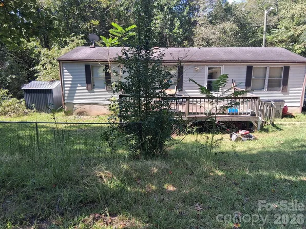 1215 Peak Pl NW, Lenoir, NC 28645
