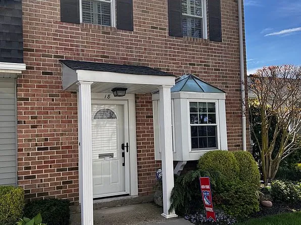 18 Harbor N, Amityville, NY 11701