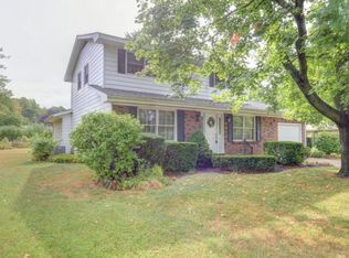 2 Lincoln Ct, Champaign, IL 61821