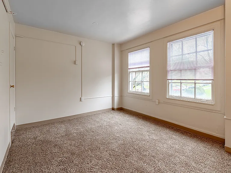 519 Washington St SE — Photo 7