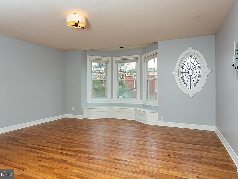 1728 Mount Vernon St #4 — Photo 2