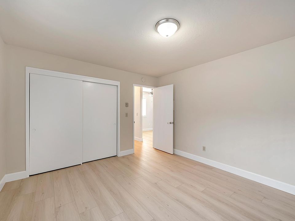 1st image of 470 Boynton Ave #22