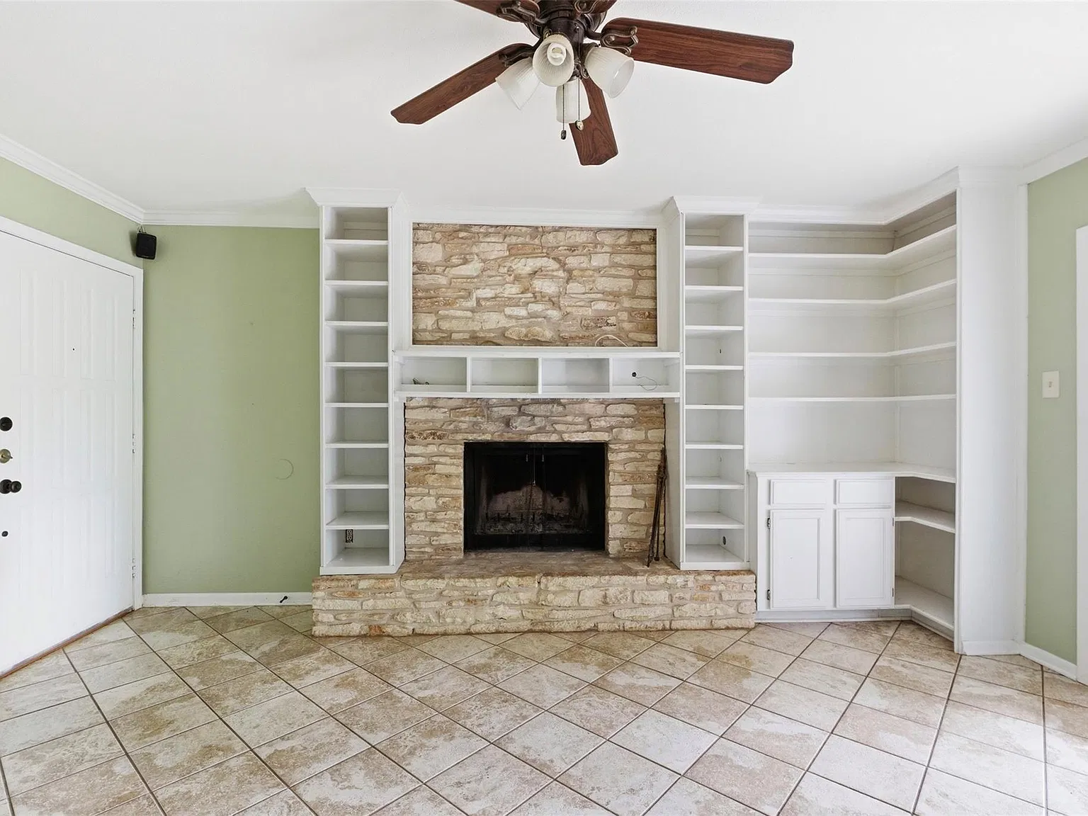 2 bed, 1.5 bath, 1004 sqft, $1,550 — Photo 4