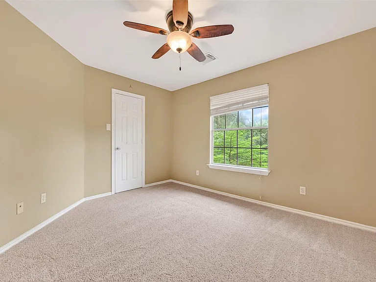 54 Blue Creek Pl — Photo 16
