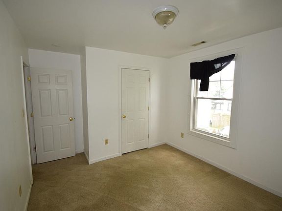 5th image of 3827 E Washington St