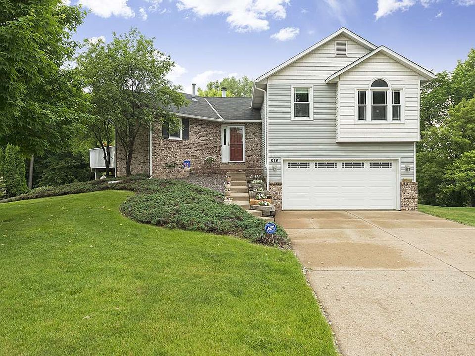 1st image of 816 Bryant Ln
