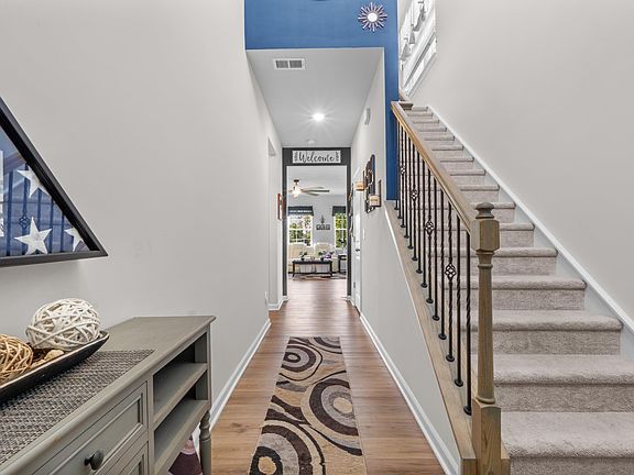 4th image of 185 Federation St