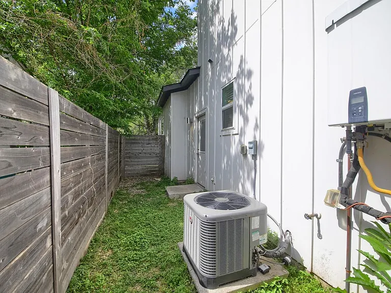 6325 Ponca St #B — Photo 25
