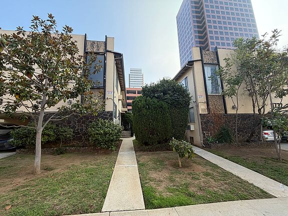 2nd image of 11728 Goshen Ave APT 5