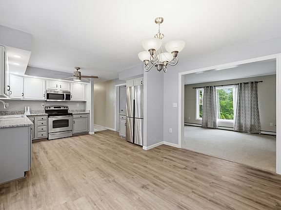 5th image of 570 Woodland Way