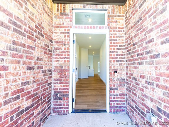 5th image of 10876 S 271st East Ave