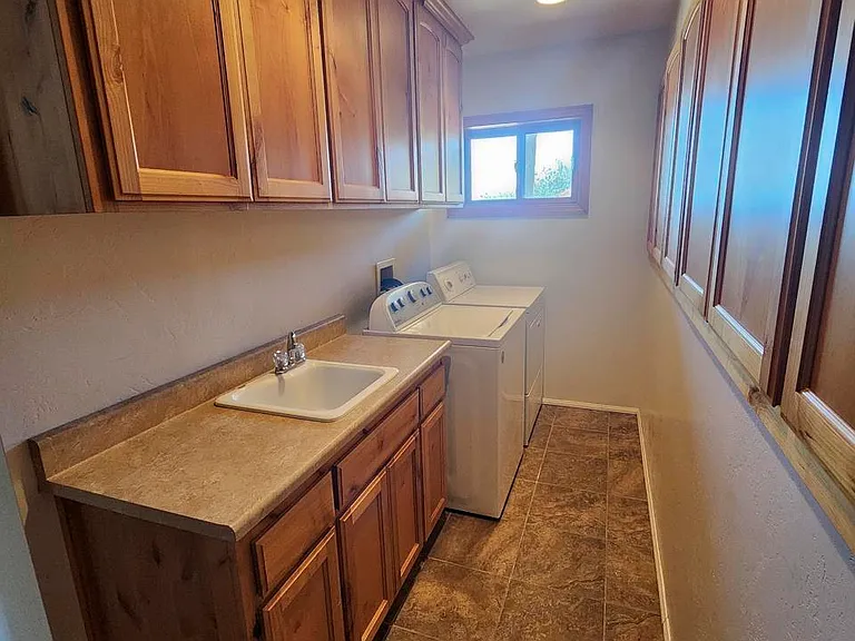 461 Manzanita Dr — Photo 22