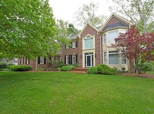 1 Hetherington Ct, Cincinnati, OH 45246