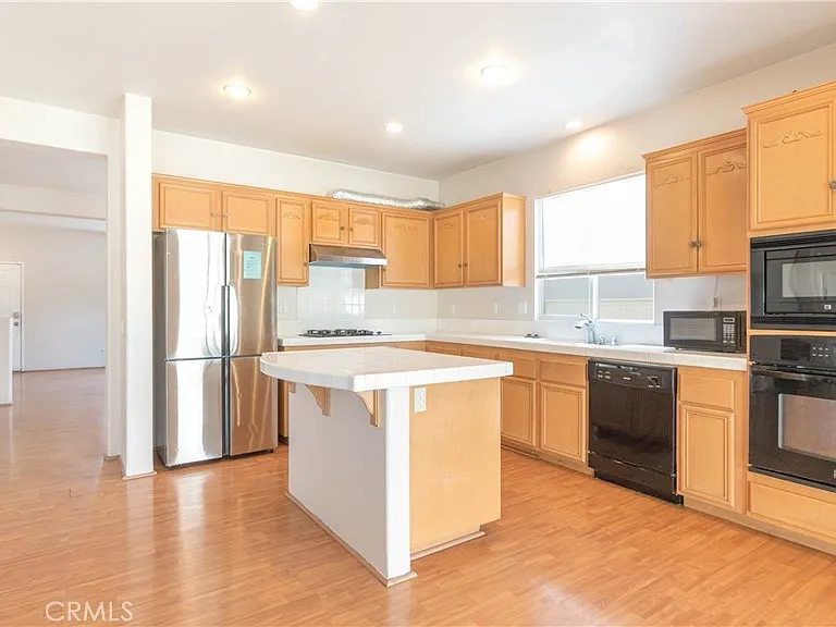 22272 Summer Holly Ave — Photo 9