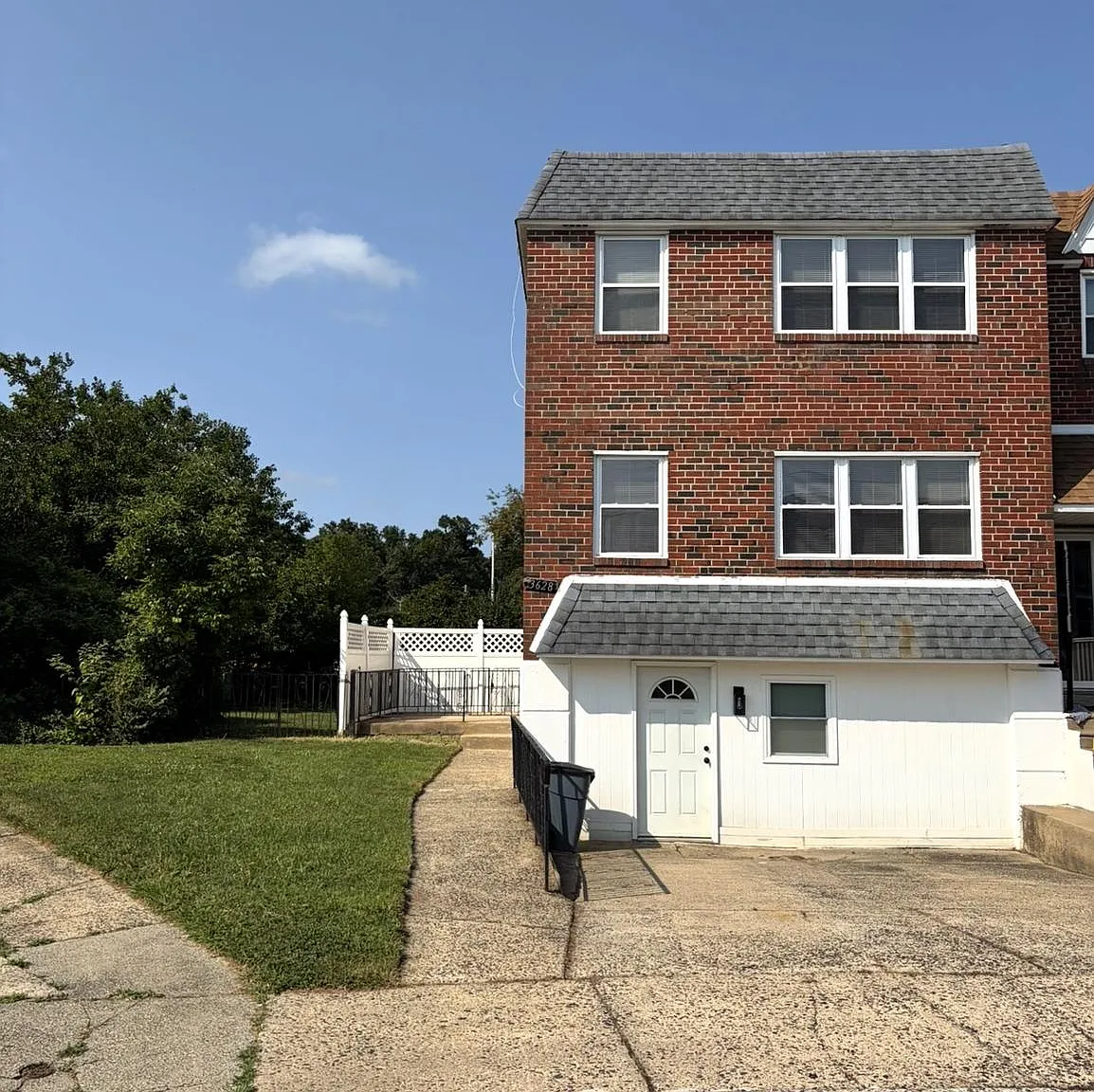 2 bed, 850 sqft, $1,800 — Photo 1